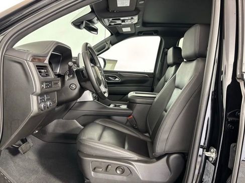 Used 2023 Chevrolet Suburban LT w/ LT Signature Plus Package image 11