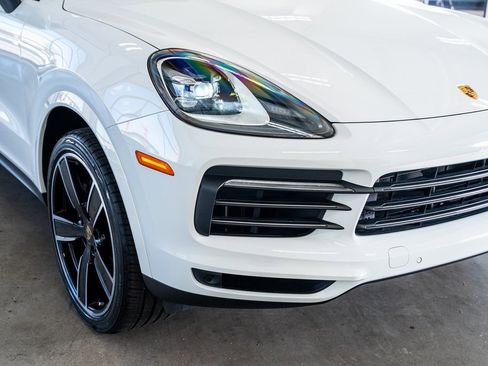 Used 2023 Porsche Cayenne Platinum Edition image 18