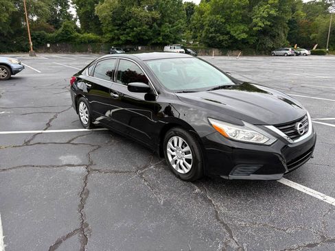 Used 2016 Nissan Altima 2.5 S w/ Power Driver Seat Package FWD image 3