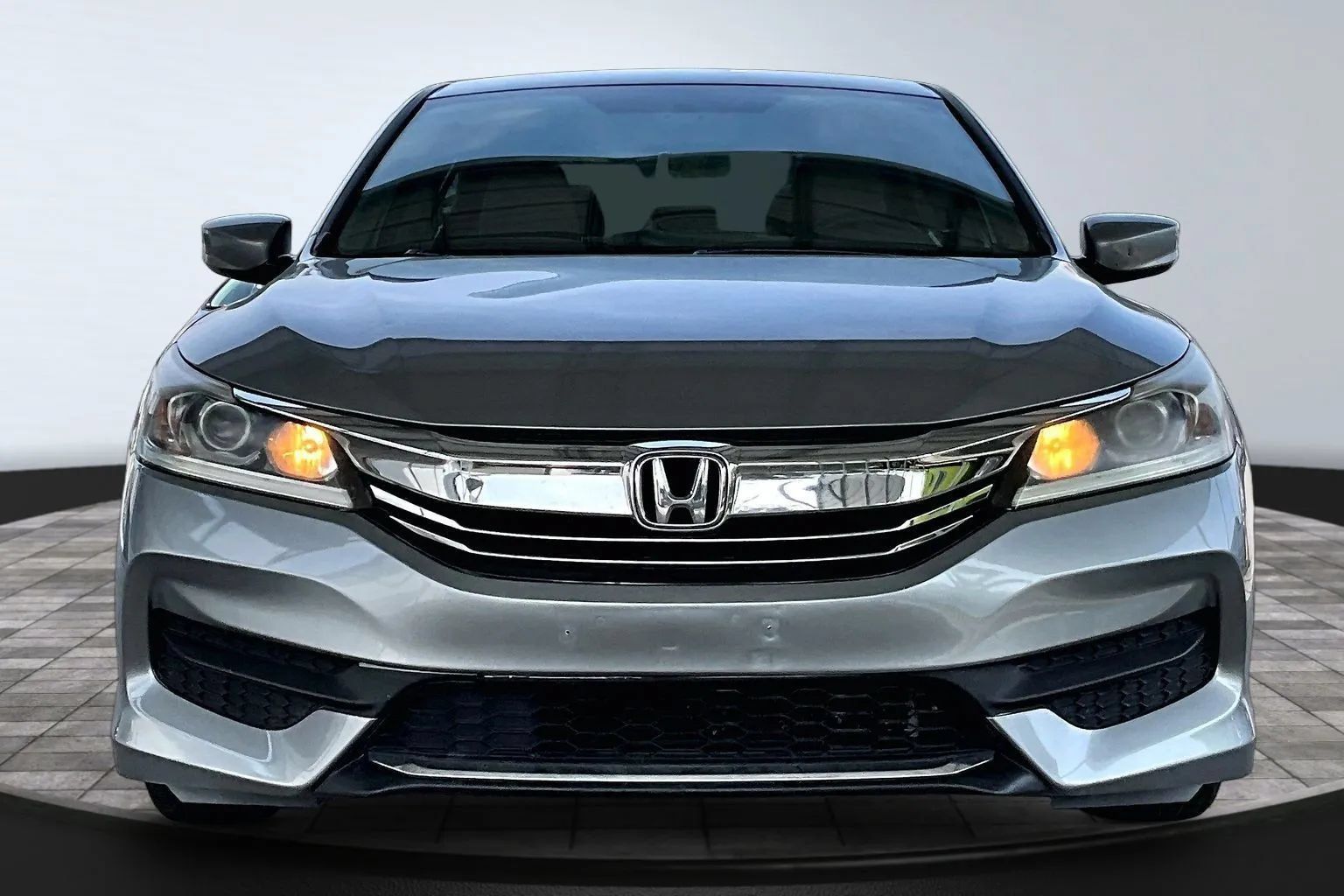 Used 2016 Honda Accord LX image 2