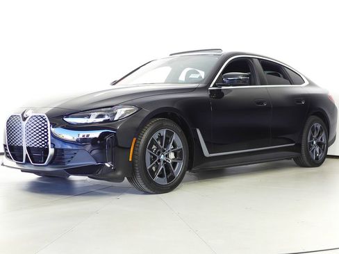 Used 2025 BMW i4 eDrive40 image 2