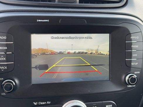 Used 2018 Kia Soul + image 23