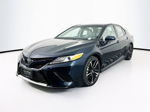 Used 2020 Toyota Camry XSE w/ Navigation Package FWD image 3