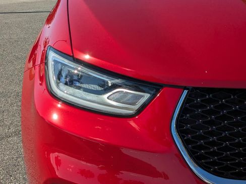 New 2026 Chrysler Pacifica Select image 9