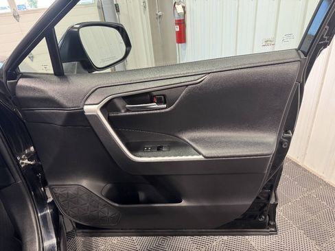 Used 2020 Toyota RAV4 Limited AWD/4WD image 22