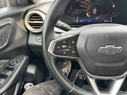 Used 2024 Chevrolet Trax ACTIV w/ Sunroof Package FWD image 28