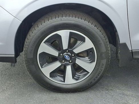 Used 2017 Subaru Forester 2.5i Premium AWD/4WD image 8