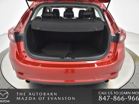 Used 2018 MAZDA MAZDA3 Grand Touring w/ Premium Equipment Package FWD image 32