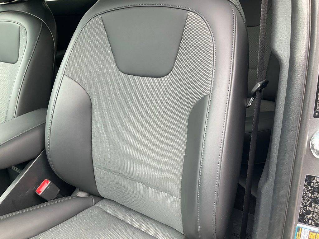 Used 2024 Kia Niro Wind FWD image 17