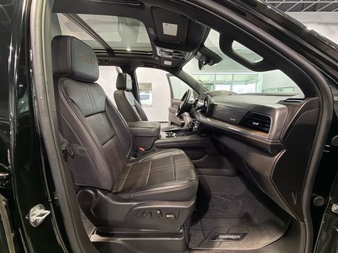 Used 2025 Chevrolet Tahoe High Country w/ Sun And Tow Package AWD/4WD image 13