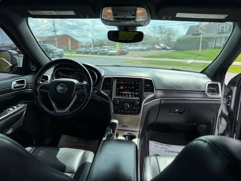 Used 2017 Jeep Grand Cherokee Limited image 27