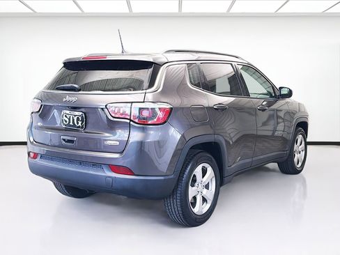 Used 2018 Jeep Compass Latitude w/ Popular Equipment Group image 4