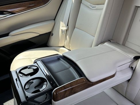 Used 2019 Cadillac XTS Luxury FWD image 15