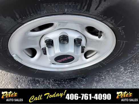 Used 2024 GMC Savana 2500 w/ Driver Convenience Package RWD image 21