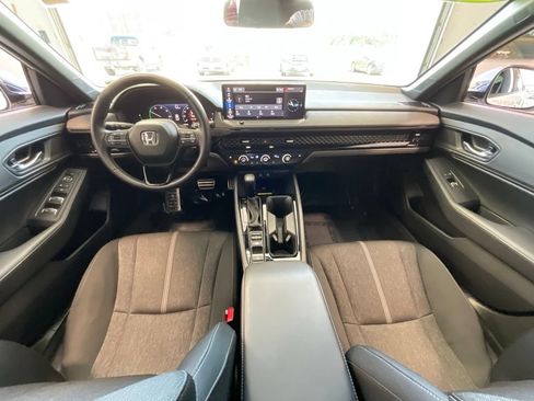Used 2025 Honda Accord Sport image 8