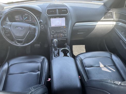 Used 2019 Ford Explorer XLT w/ Equipment Group 202A FWD image 26