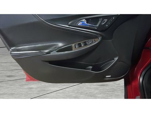 Used 2016 Chevrolet Malibu Premier w/ Driver Confidence Package II FWD image 9