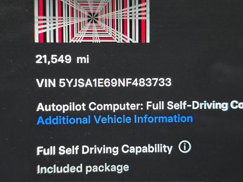 Used 2022 Tesla Model S Plaid image 11