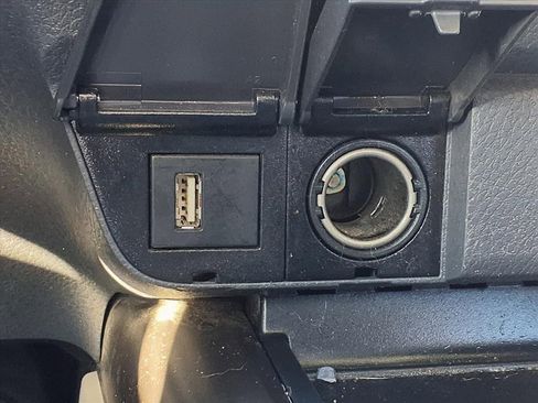 Used 2024 Toyota Camry SE image 8