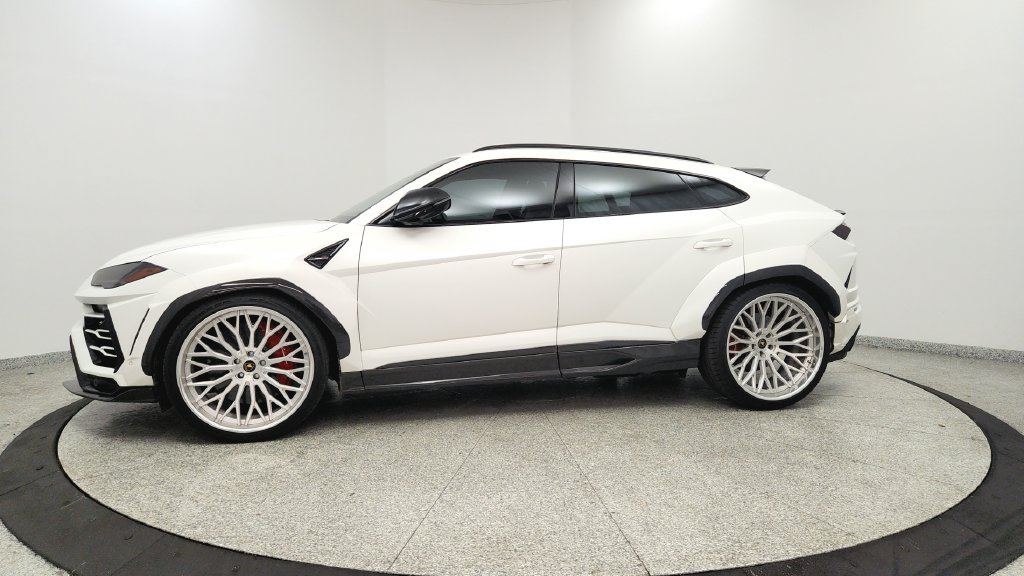Used 2019 Lamborghini Urus AWD/4WD image 2