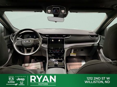 New 2026 Jeep Grand Cherokee Laredo X AWD/4WD image 2