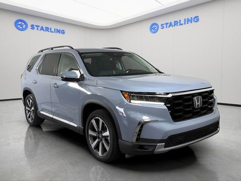 Used 2025 Honda Pilot Touring image 13