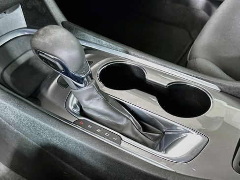 Used 2021 Chevrolet Malibu LT FWD image 23