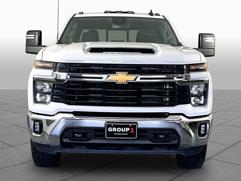 Used 2024 Chevrolet Silverado 2500 LT w/ Texas Edition AWD/4WD image 4