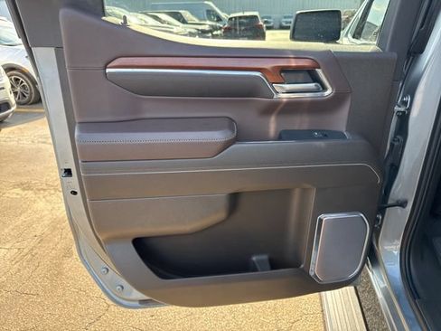 Used 2023 GMC Sierra 1500 Denali w/ Denali Reserve Package AWD/4WD image 18