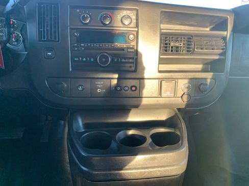 Used 2016 Chevrolet Express 2500 image 15