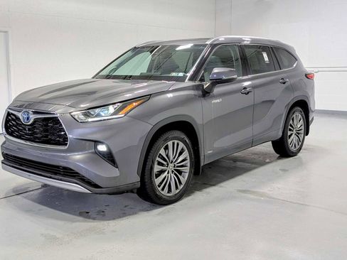 Used 2021 Toyota Highlander Platinum image 1