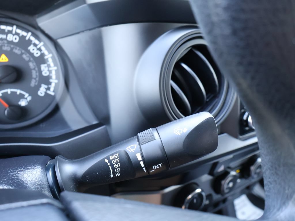 Used 2020 Toyota Tacoma SR AWD/4WD image 16