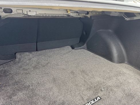 Used 2021 Toyota Corolla SE w/ Carpet Mat Package (TMS) FWD image 19