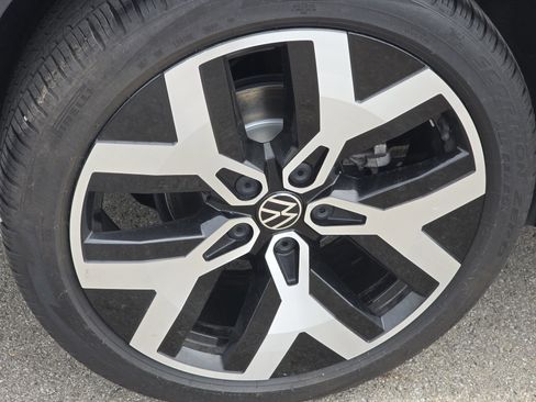 Certified 2023 Volkswagen Taos SEL AWD/4WD image 16