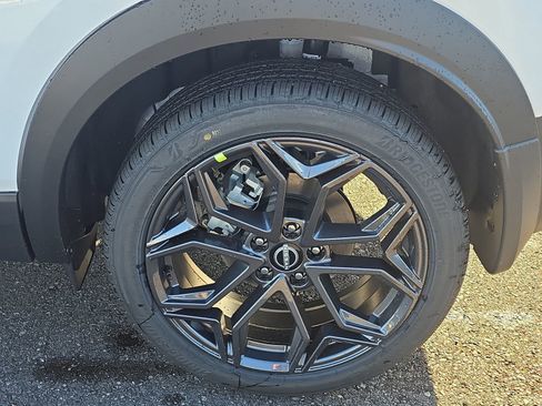 New 2026 Nissan Kicks SR w/ SR Premium Package image 10