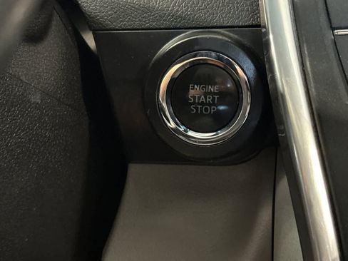Used 2017 Toyota Camry XLE w/ Moonroof Package FWD image 21