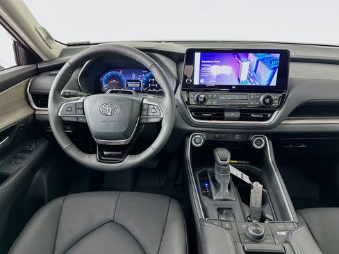 New 2026 Toyota Grand Highlander AWD image 24