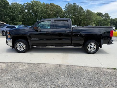 Used 2019 Chevrolet Silverado 2500 LT AWD/4WD image 4