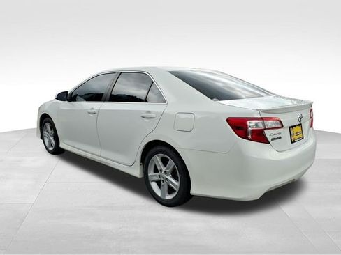 Used 2012 Toyota Camry SE FWD image 7