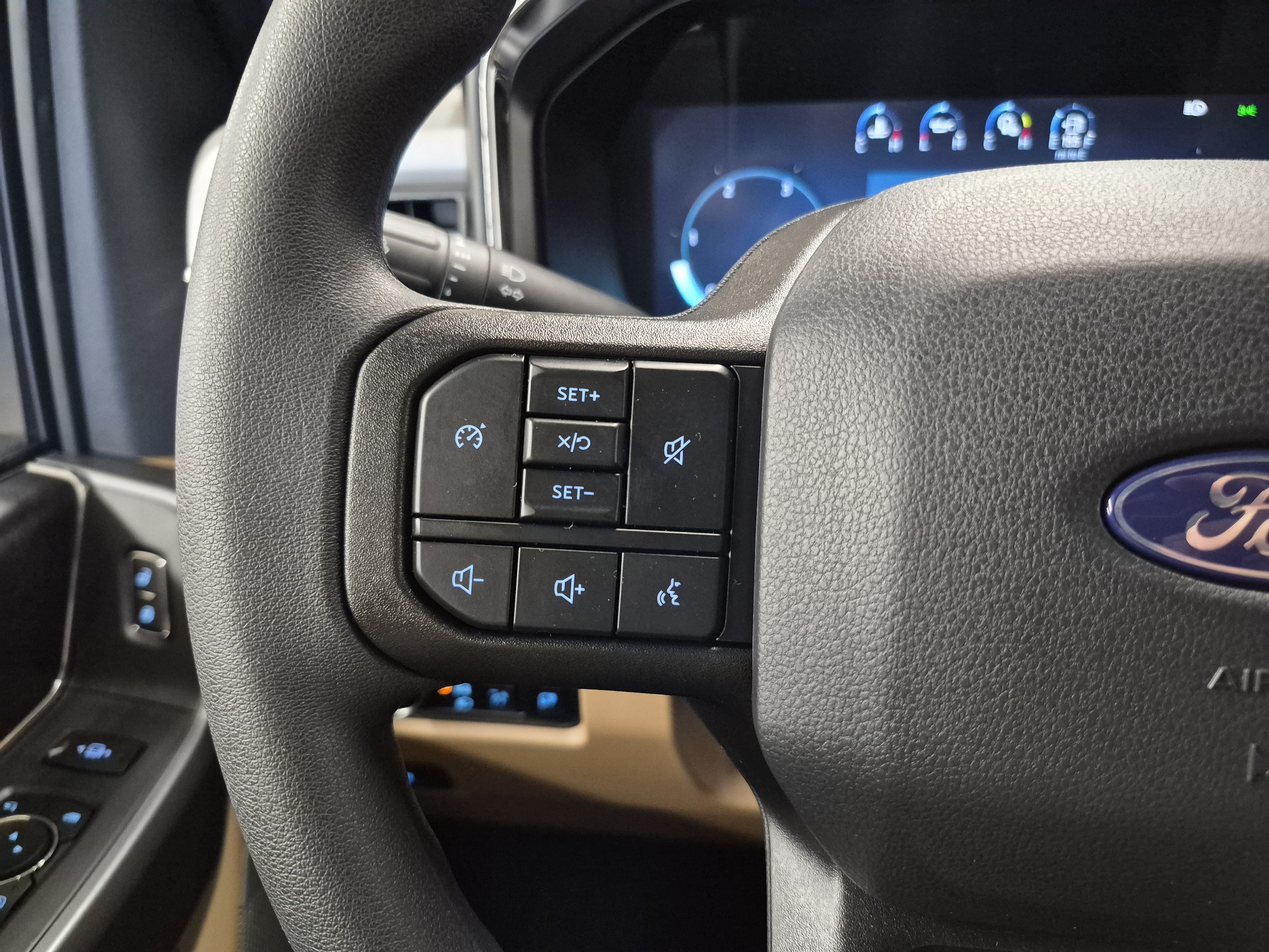 New 2027 Ford F350 XLT w/ XLT Premium Package RWD image 16