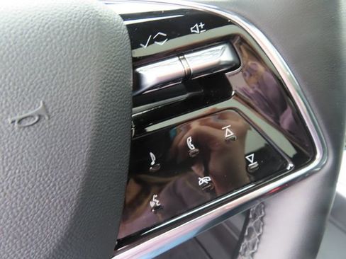 Used 2024 Cadillac Lyriq Luxury AWD/4WD image 20