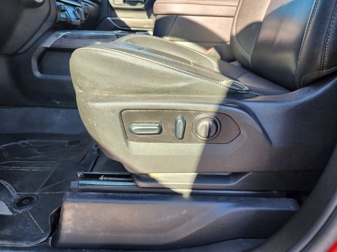 Used 2022 Chevrolet Silverado 3500 LTZ w/ LTZ Convenience Package image 26