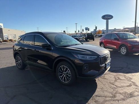 Used 2024 Ford Escape SE w/ PHEV Premium Package image 3