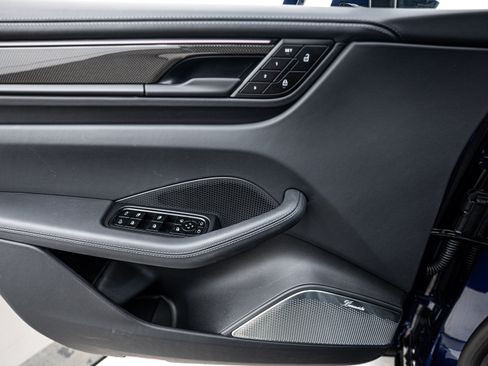 New 2025 Porsche Macan Turbo Electric image 17