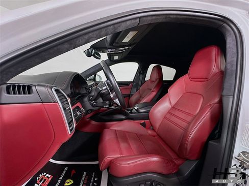 Used 2022 Porsche Cayenne GTS w/ Premium Package Plus image 16