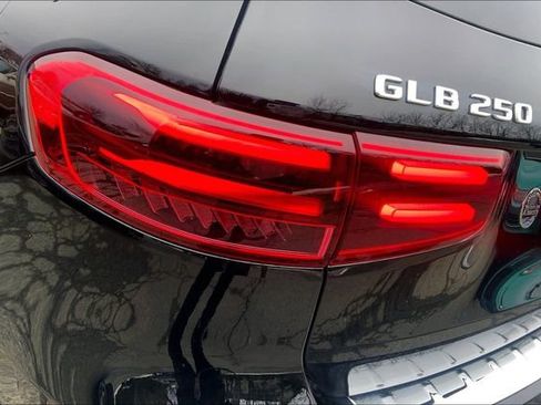 Used 2026 Mercedes-Benz GLB 250 4MATIC image 25