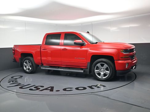 Used 2018 Chevrolet Silverado 1500 LT w/ All Star Edition image 2