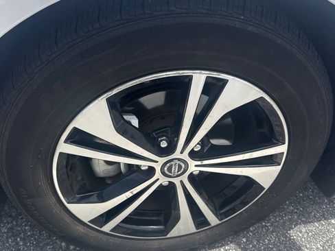 Used 2022 Nissan Sentra SV w/ Trunk Package FWD image 11