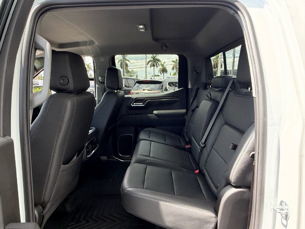 Used 2023 GMC Sierra 1500 SLT w/ SLT Premium Plus Package AWD/4WD image 11