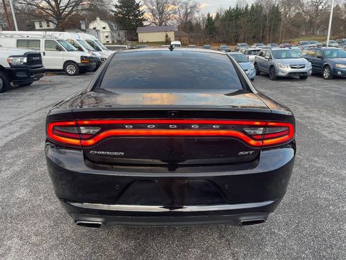 Used 2018 Dodge Charger SXT image 5